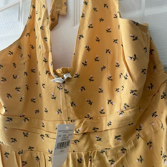American Eagle Floral Halter Top NWT - Picture 2 of 6
